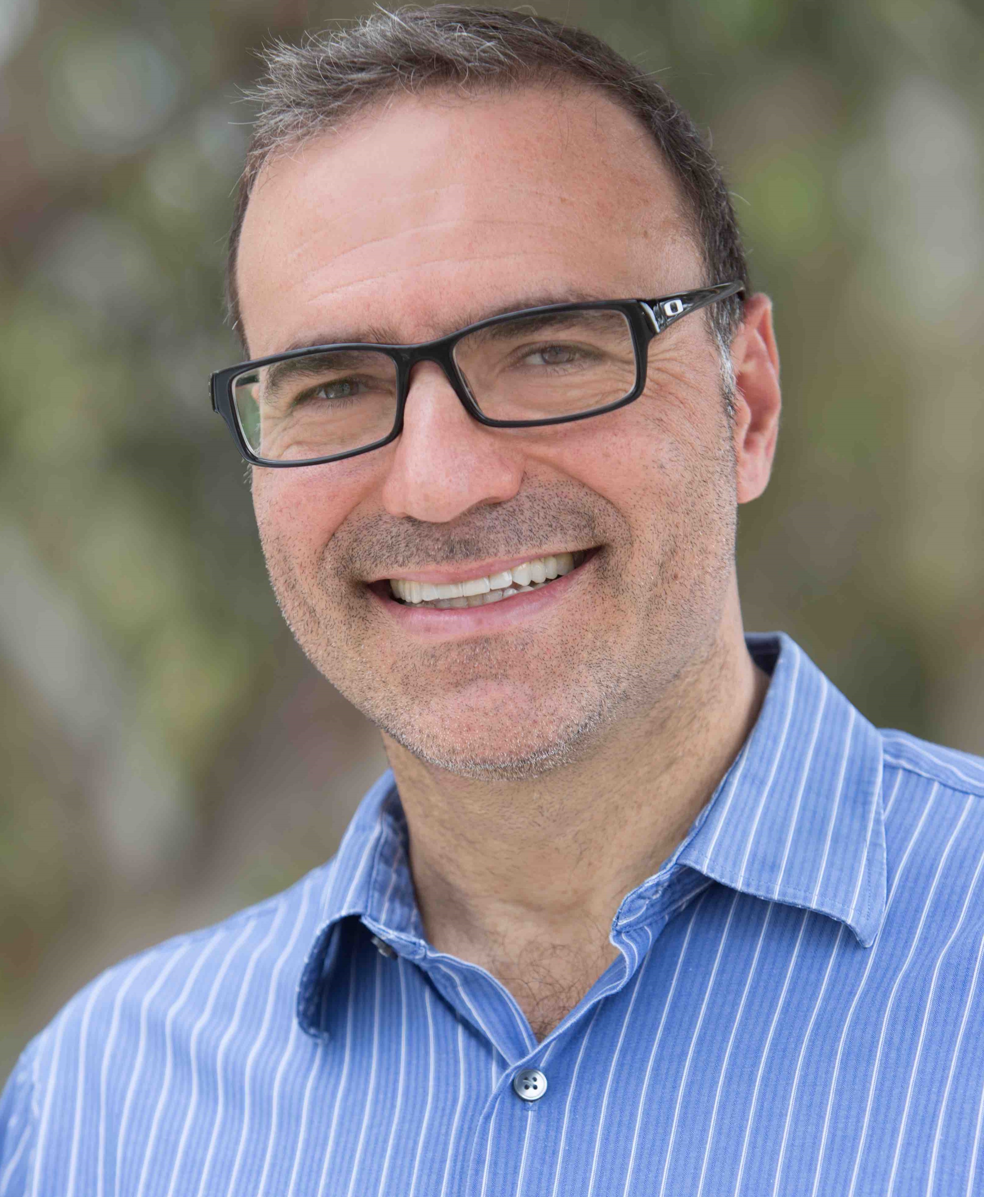 Dr. Raphael Bueno